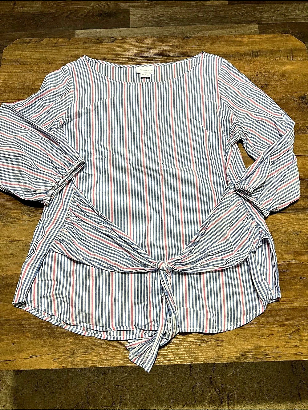 Liz Claiborne Striped Tie-Front Blouse in Blue & Pink Size large Like New
